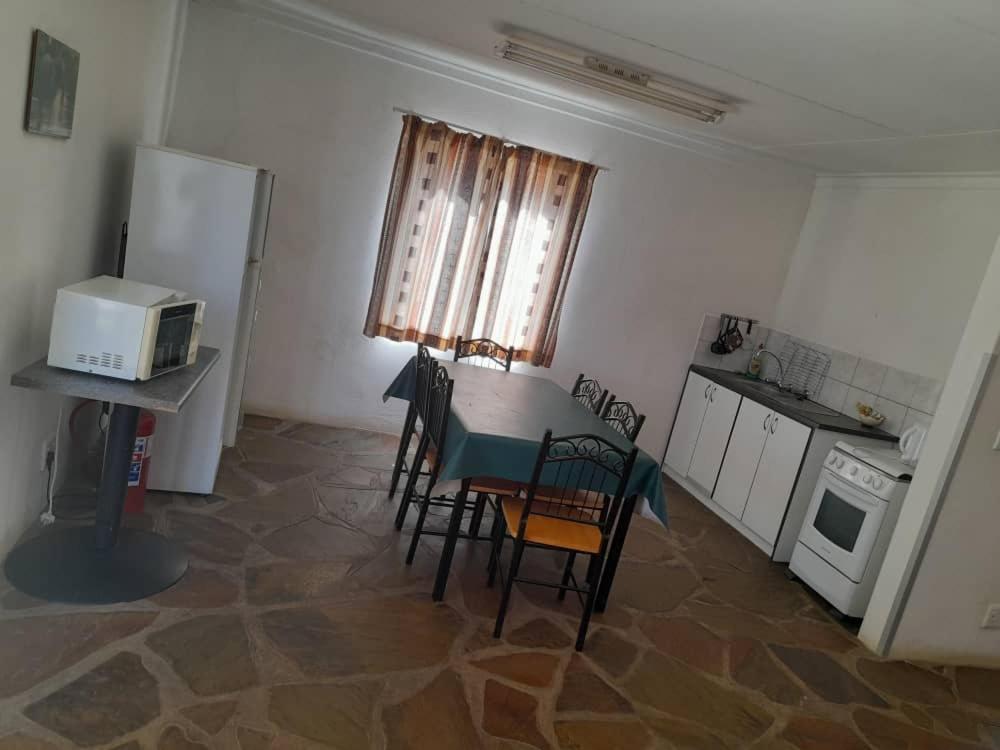 Ombo Rest Camp Hotel Okahandja Phòng bức ảnh